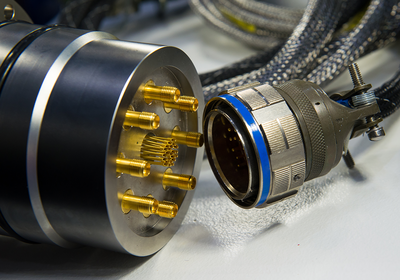 Beispielabbildung - Leistungsstecker